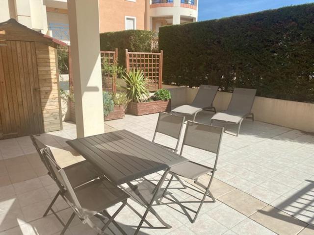 Appt 2 Pieces Port Frejus - Mega Terrasse + Garage Apartment Exterior foto
