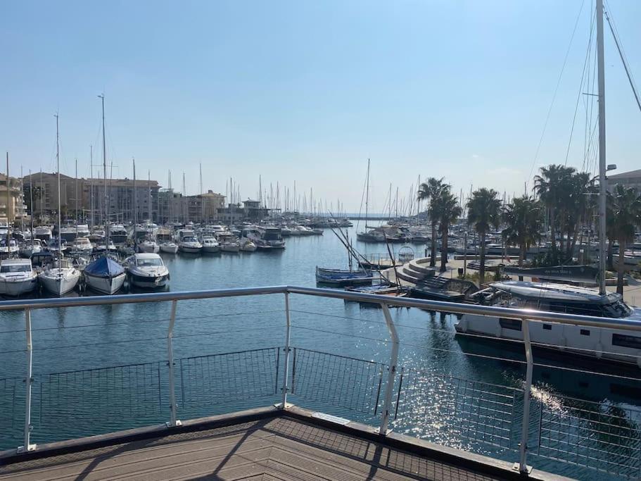Appt 2 Pieces Port Frejus - Mega Terrasse + Garage Apartment Exterior foto