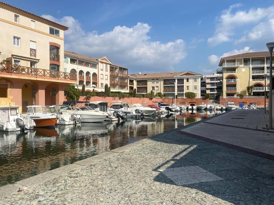 Appt 2 Pieces Port Frejus - Mega Terrasse + Garage Apartment Exterior foto